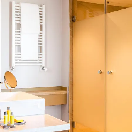 מלון Delta By Marriott Frankfurt 4*